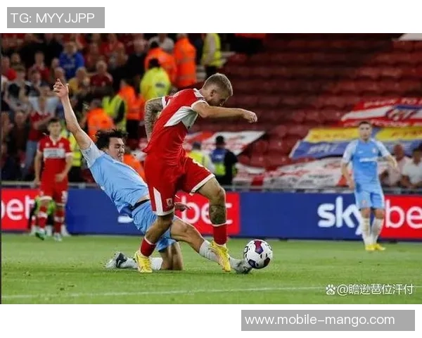 足球特别紧张的赛季让球迷心跳加速每场比赛都充满悬念与激情 足球特别紧张的赛季让球迷心跳加速每场比赛都充满悬念与激情